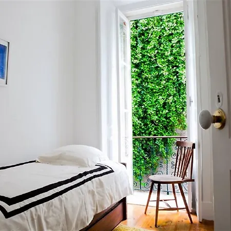 Apartment Stunning 3 Bedroom Apartment In Lisbon