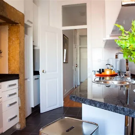 Stunning 3 Bedroom Apartment In Lisbon *
